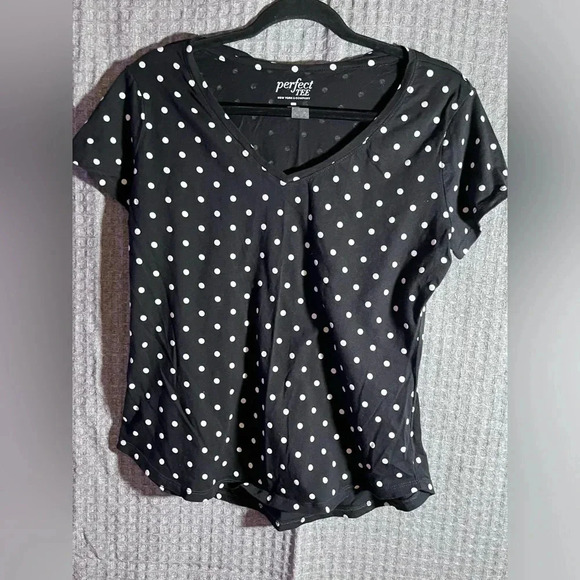 New York co women’s size M short sleeve black with white dots perfect T-shirt - Picture 1 of 3